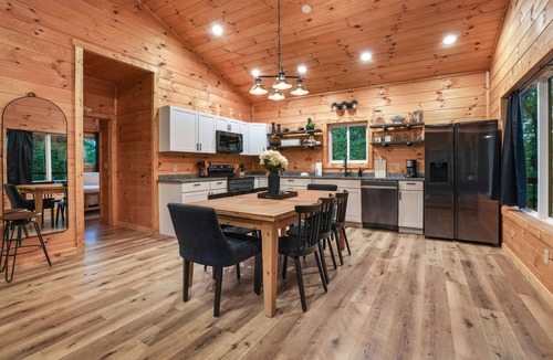 McArthur Cabin | Rest Easy | Hocking Hills, Modern Cabin, Hot Tub