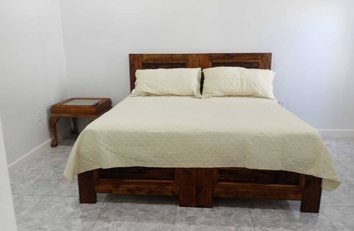 Lubbers Quarters Cay Apartment | Rest Easy Nightly Rental Charming 1-bedroom with AC, WiFi in Marsh Harbour