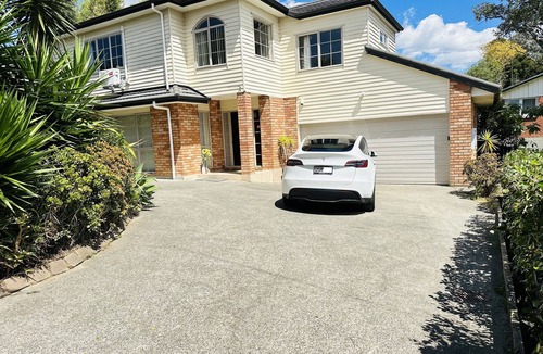 Greenlane - Ellerslie House | Rest in Auckland City, Sylvia Park New Zealand
