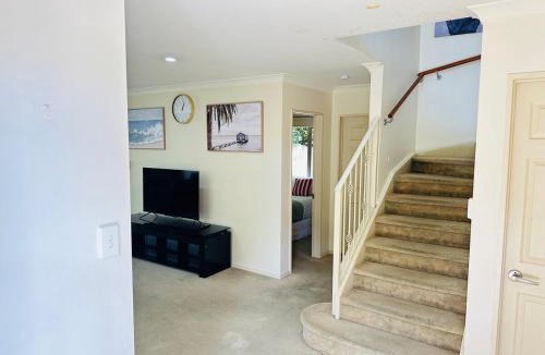 Greenlane - Ellerslie House | Rest in Auckland City, Sylvia Park New Zealand