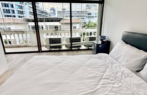 Silom Hotel | Rest Inn Silom