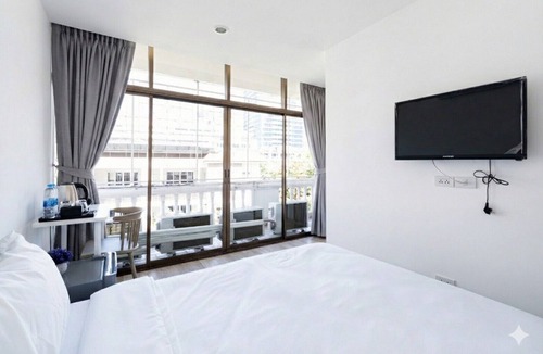 Silom Hotel | Rest Inn Silom