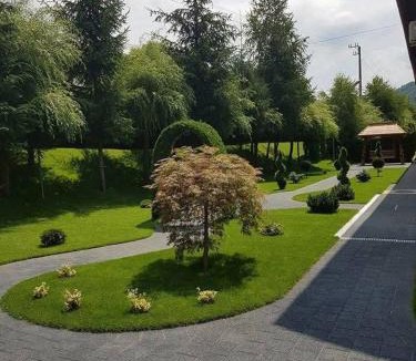 Birsana House | Restaurant Casa Barsan