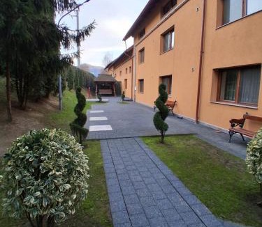 Birsana House | Restaurant Casa Barsan