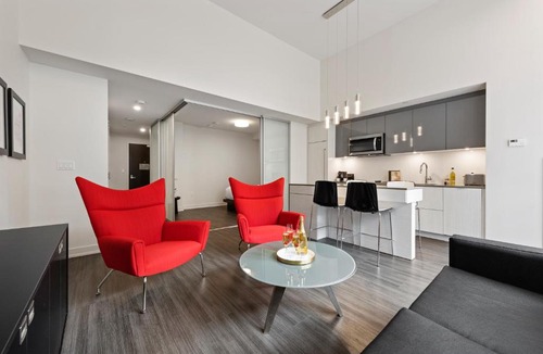 Byward Market - Parliament Hill Hotel | reStays Ottawa