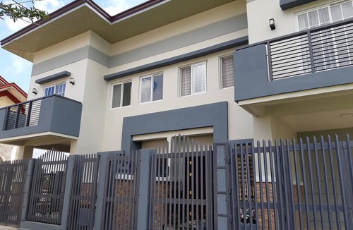 Baguio Apartment | Restful 3BR Hillside Duplex
