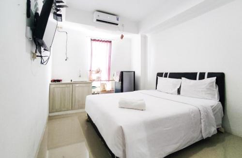 Jatingaleh Apartment | Restful and Tidy Studio at Paltrow City Apartment By Travelio