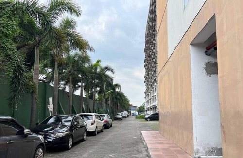 Surabaya Apartment | Restful And Warm Studio At Apartment Menara Rungkut