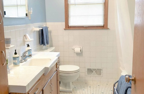 Richfield House | Restful Richfield Retreat with Attached Gargage and King Bed. MSP & Shopping.