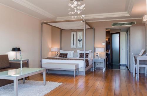 Almiros Beach Hotel | Restia