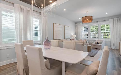Treetop House | Resting Beach Face