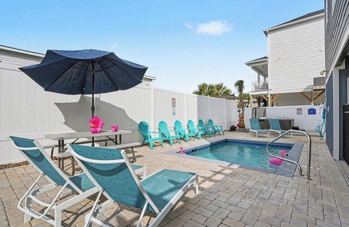 Garden City House | Resting Beach Place: Garden City/Murrells Inlet. 2 blks to Beach, Hot Tub, Private Pool, Golf Cart Included