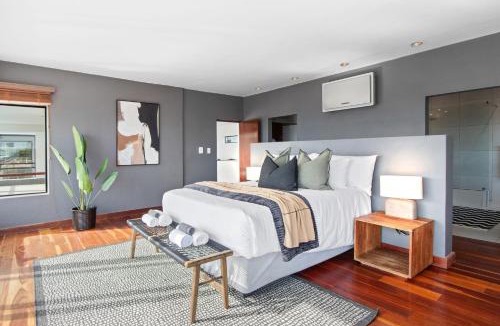Mountainside House | Restio View 11