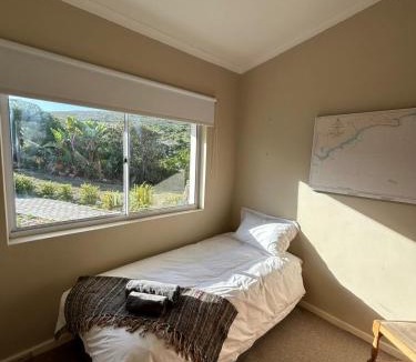 L'Agulhas House | Restio