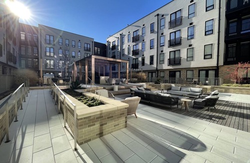 Reston Apartment | Reston Metro Apartment - Home Office off Silver Line