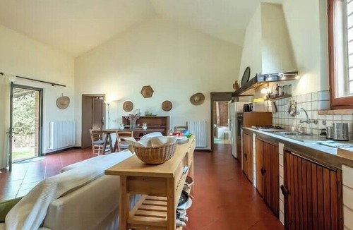 Ponte di Gabbiano House | Restored barn with views of Siena countryside