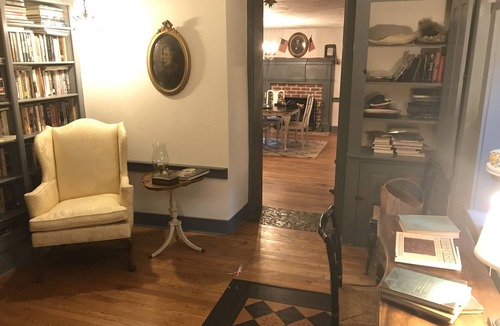 Biglerville House | Restored 1808 home present during battle 5 mi west of NMP - Queen BR rental