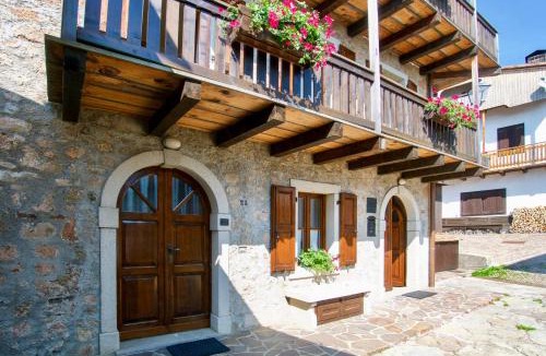 Sauris di Sopra Apartment | Restored 19Th Century House With Dolomites View