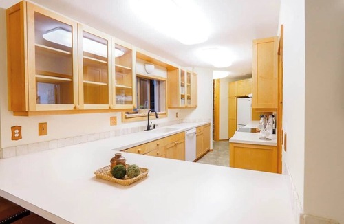 Peaceful Valley House | Restored Historic Cabin l Designed for Groups