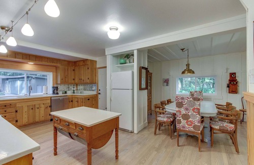 McKenzie Bridge House | Restored log cabin with classic porch - near river, trails, hot springs, & more