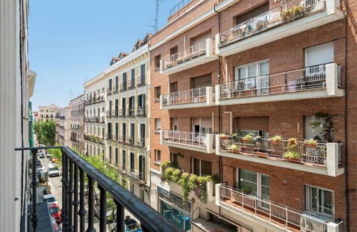 Malasana Apartment | Retiro by Skykey