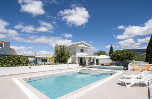 Fargue Villa | Retiro del rey