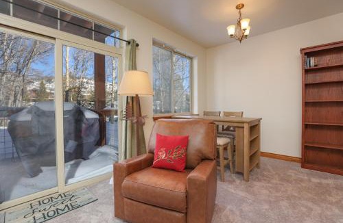 Willow Grove Apartment | Retreat on the Blue Condo: Your Riverfront Retreat