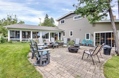 Plymouth House | Retreat to Crystal Lake