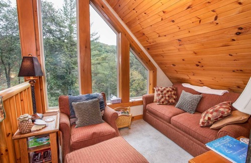 Boone Cabin | Retreat with River Access & Mountain Views
