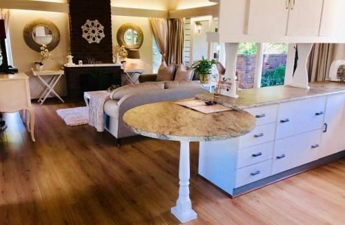Hillcrest Apartment | Retreat