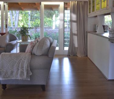 Hillcrest Apartment | Retreat