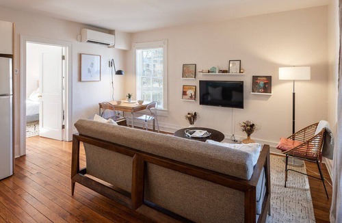 Belmont Apartment | Retro Apartment | Furnished Monthly Rental in Belmont