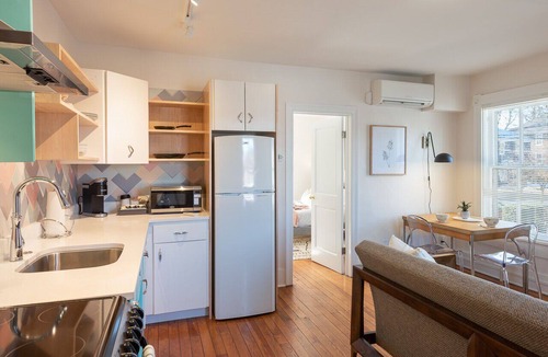 Belmont Apartment | Retro Apartment | Furnished Monthly Rental in Belmont