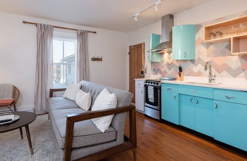 Belmont Apartment | Retro Apartment | Furnished Monthly Rental in Belmont