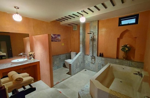 Chumphon Hotel | Retro Box Hotel Chumphon