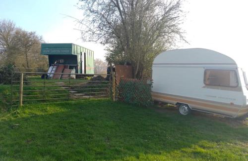 Rock Other | Retro caravan