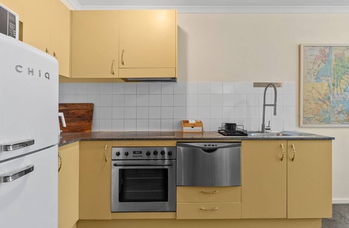 Chippendale Apartment | Retro Chippendale Stay - Pool & Gym Access
