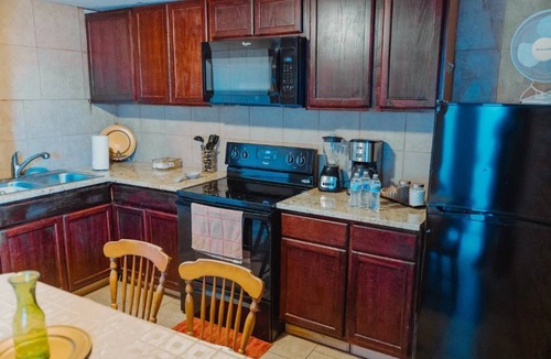Northeast El Paso Apartment | Retro Comfortable Studio w/Private Entrance #3 🐶