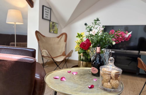 Epernay Apartment | Retro Design studio - Bubble 8