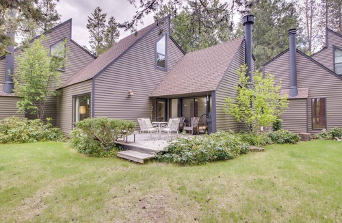Overlook Park Condo | Retro, Dog-Friendly Condo with Fireplace, Wi-Fi, & SHARC Access