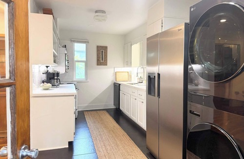 Greater Heights Apartment | retro elegance: pool,hot tub,Easy World Cup Access