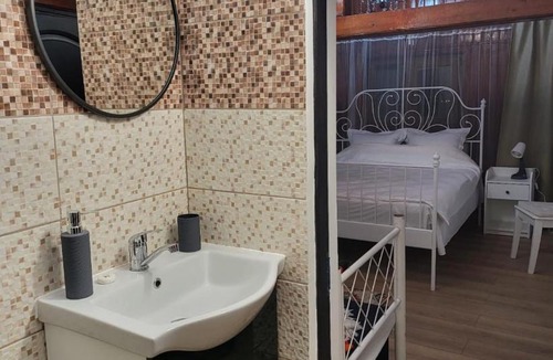 Pantelimon House | Retro House