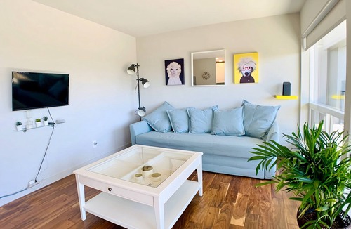 West Queen Anne Apartment | Retro meets Modern