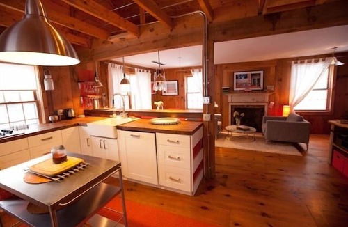 Grafton Apartment | Retro Modern Barn Apartment in the Heart of Grafton