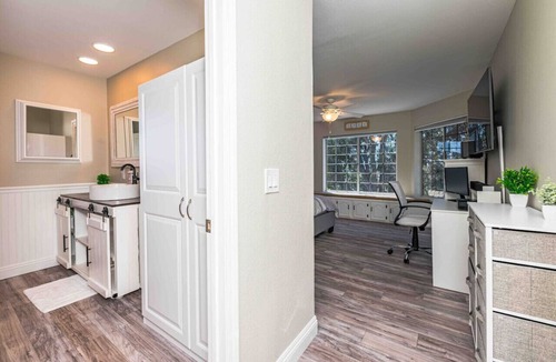 Winchester House | Retro Ranch-10bd-Pool-Hot Tub-Games-Pickleball