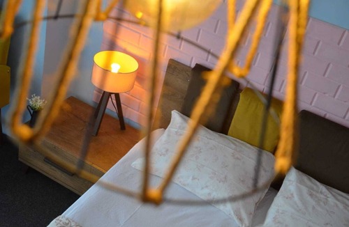Pendik Cabin | Retro Suites