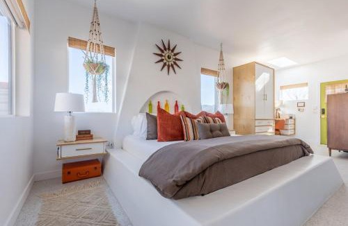 Indian Cove House | Retro Vibes, Pool, Spa & Game Room