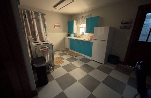 Murfreesboro Apartment | Retroville – A Cozy, Family- & Pet-Friendly Retro Retreat, Fun and Unique!