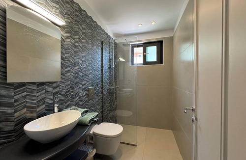 Kerameies Villa | Reunion villa Aetheria Kefalonia, 6 bedrooms, all with extra long beds,