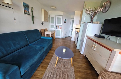 Cap Esterel Apartment | Rev'Azur Vue mer, Clim,lave linge, frigo+congélateur, Fibre, Centre Village (C2)